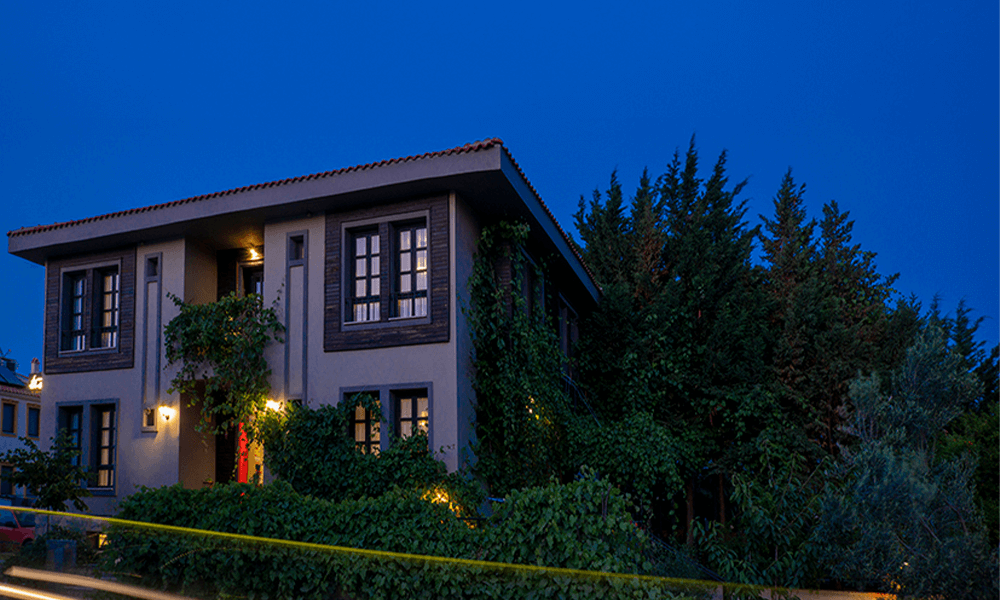 Ada rüzgarı, bağ kokusu ve La Kalinda sıcaklığı